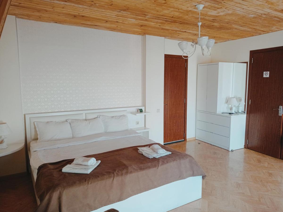 Hotel Four Brothers 3*